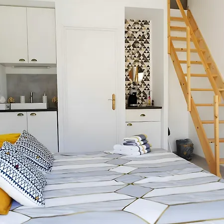 D'hotes Le Cocon De Lily Bed and Breakfast