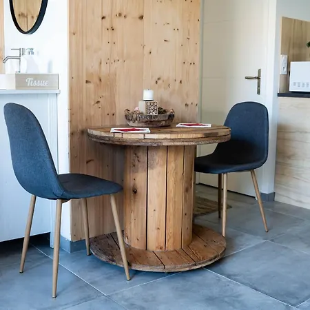 D'hotes Le Cocon De Lily Bed and Breakfast